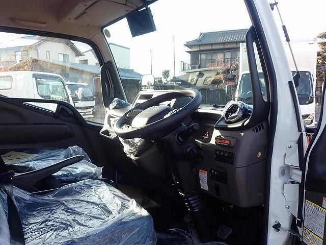MITSUBISHI CANTER 2025 Image 31