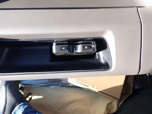 MITSUBISHI CANTER 2025 Image 31