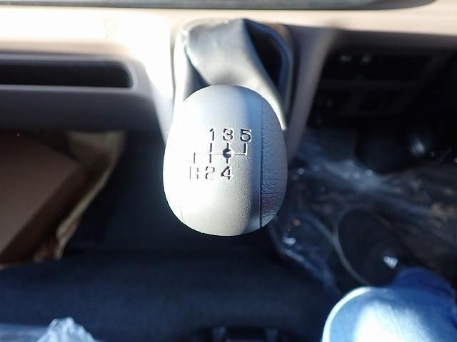 MITSUBISHI CANTER 2025 Image 31