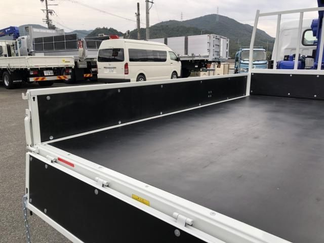 MITSUBISHI CANTER 2025 Image 31