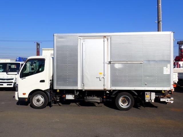 HINO DUTRO 2017 Image 31