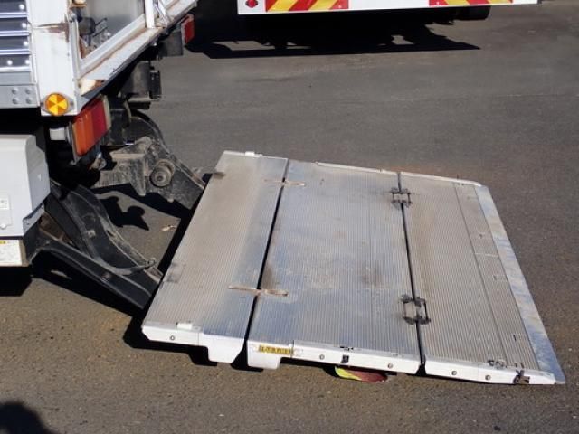 HINO DUTRO 2017 Image 31