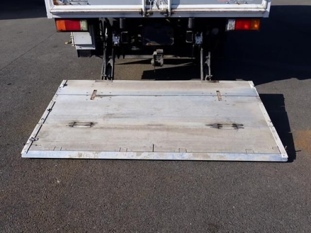 HINO DUTRO 2017 Image 31