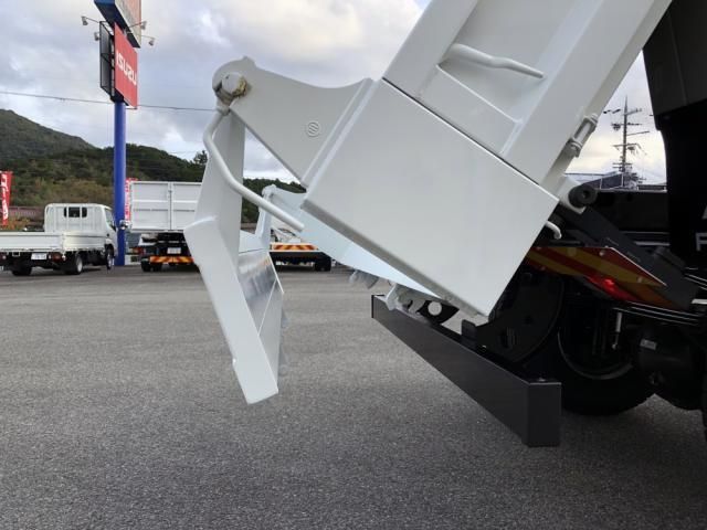 MITSUBISHI FUSOU FIGHTER 2025 Image 31