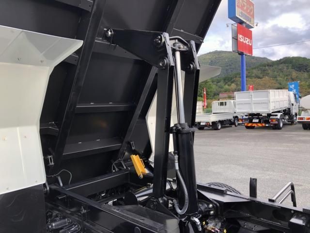 MITSUBISHI FUSOU FIGHTER 2025 Image 31