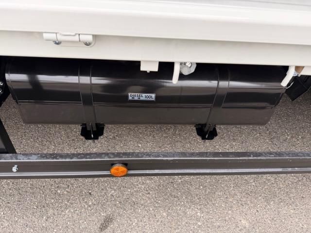 MITSUBISHI CANTER 2025 Image 31