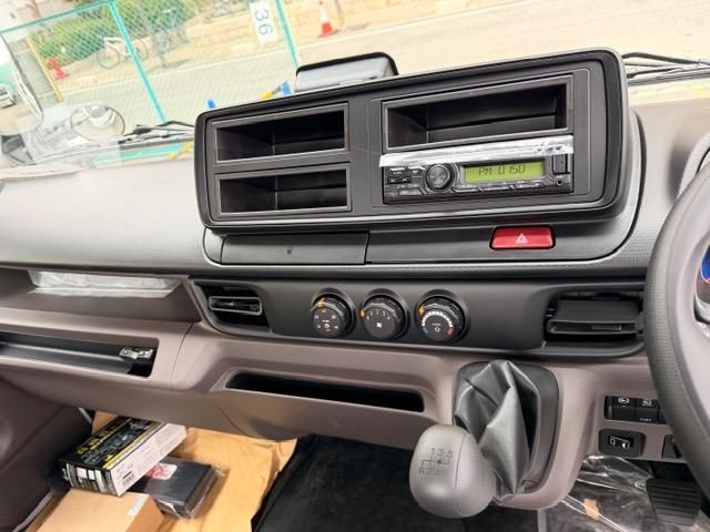 MITSUBISHI CANTER 2025 Image 31