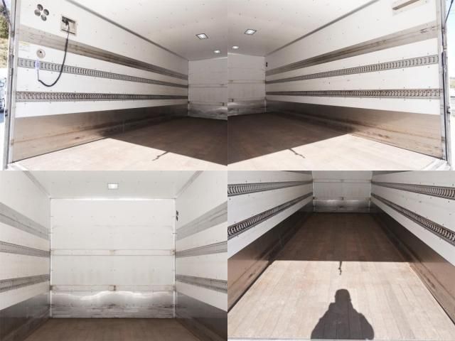 MITSUBISHI FUSOU FIGHTER 2018 Image 31