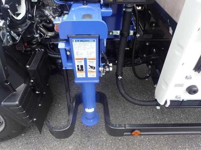 MITSUBISHI CANTER 2025 Image 31