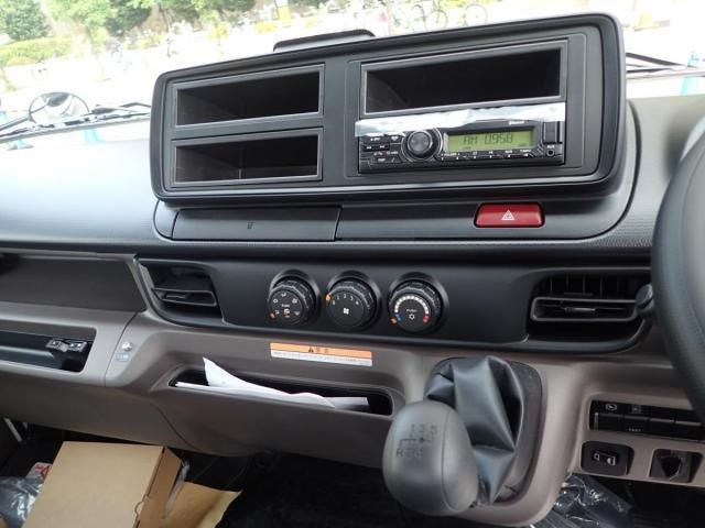 MITSUBISHI CANTER 2025 Image 31