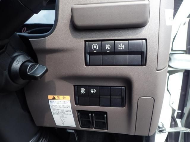 MITSUBISHI CANTER 2025 Image 31