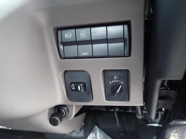 MITSUBISHI CANTER 2025 Image 31