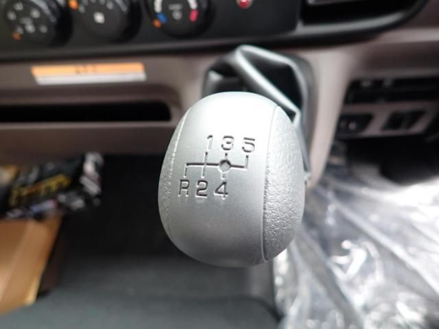 MITSUBISHI CANTER 2025 Image 31