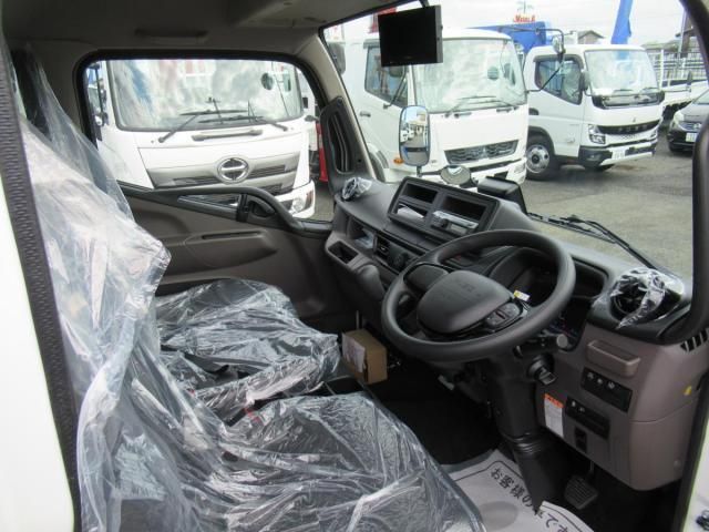 MITSUBISHI CANTER 2025 Image 31