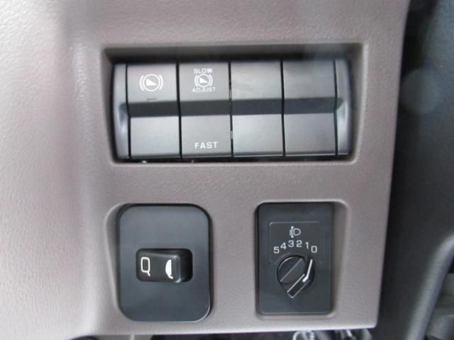 MITSUBISHI CANTER 2025 Image 31