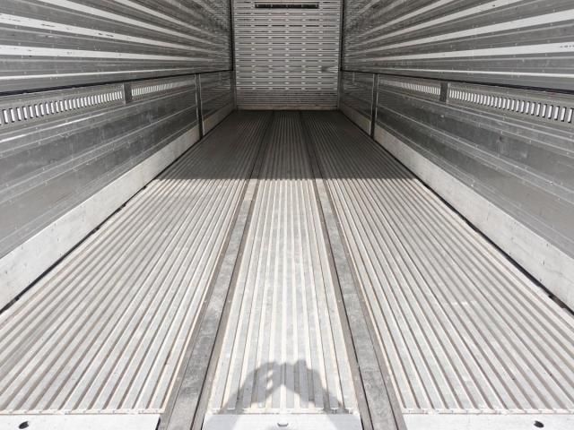 NISSAN DIESEL QUON 2018 Image 31