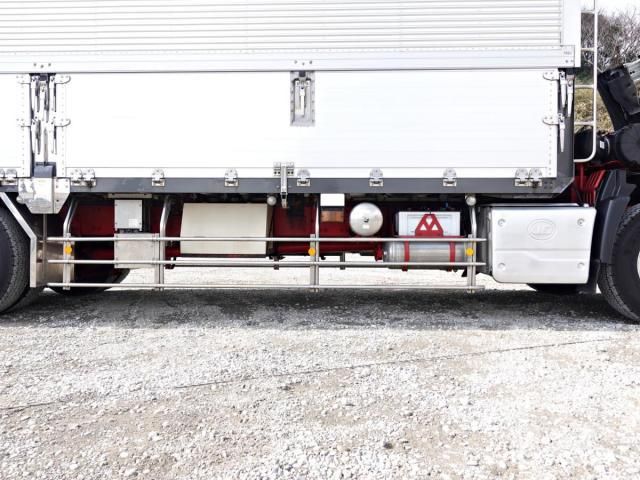 NISSAN DIESEL QUON 2018 Image 31