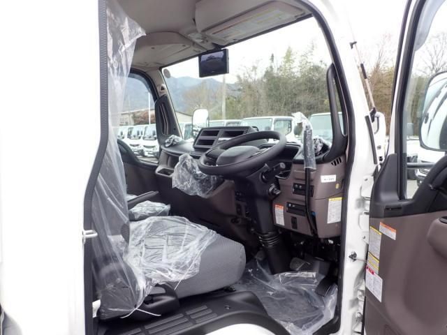 MITSUBISHI CANTER 2025 Image 31