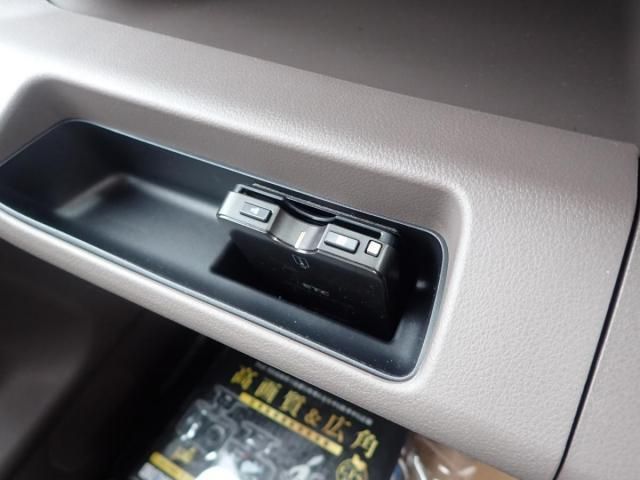 MITSUBISHI CANTER 2025 Image 31