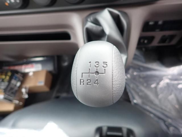 MITSUBISHI CANTER 2025 Image 31