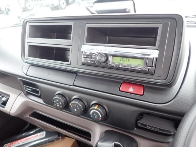 MITSUBISHI CANTER 2025 Image 31