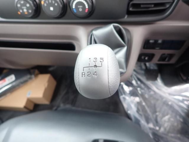 MITSUBISHI CANTER 2025 Image 31