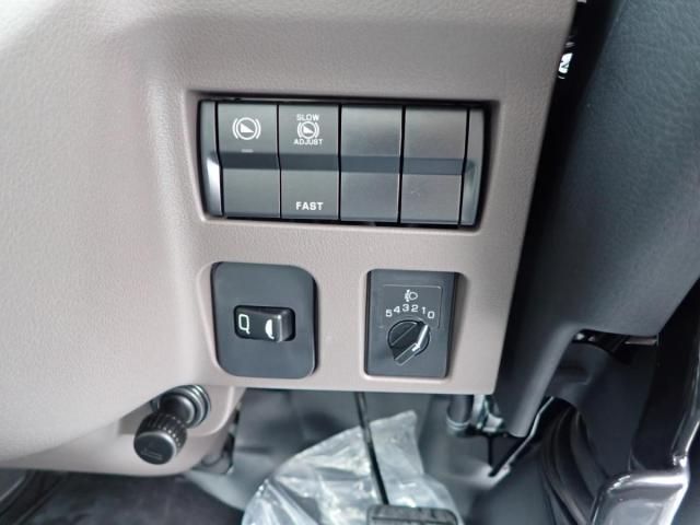 MITSUBISHI CANTER 2025 Image 31