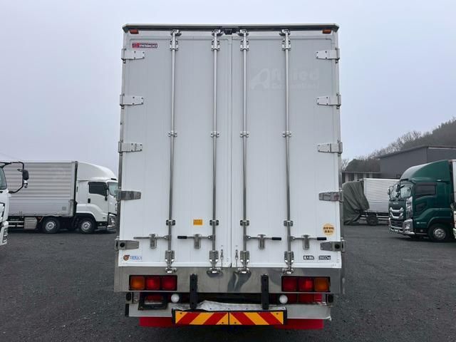 MITSUBISHI FUSOU SUPER GREAT 2018 Image 31