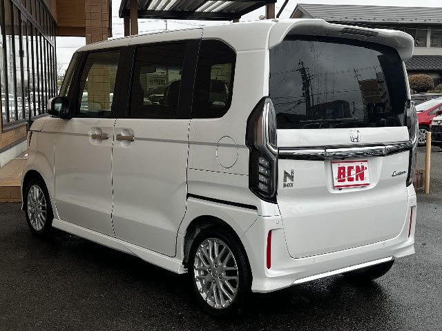 HONDA N BOX CUSTOM 2024 Image 31