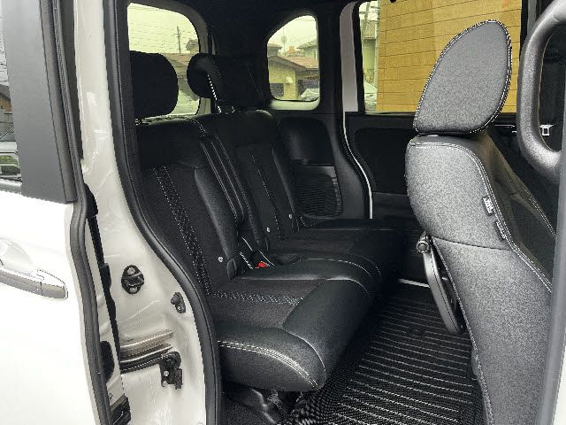 HONDA N BOX CUSTOM 2024 Image 31