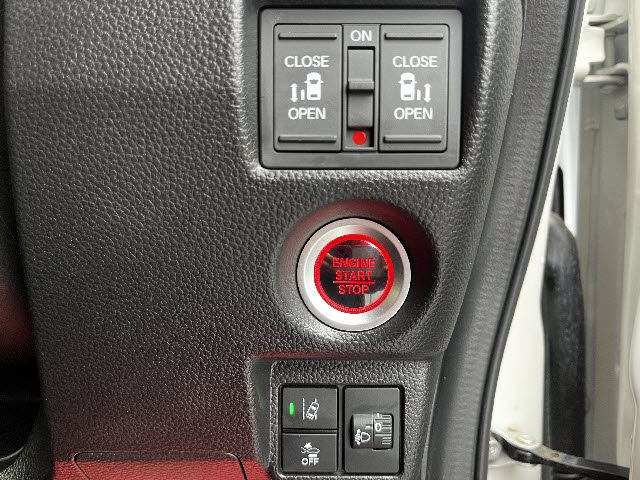 HONDA N BOX CUSTOM 2024 Image 31