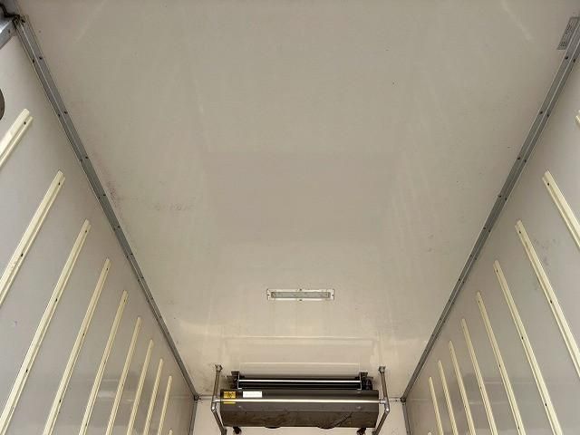 ISUZU ELF 2012 Image 31