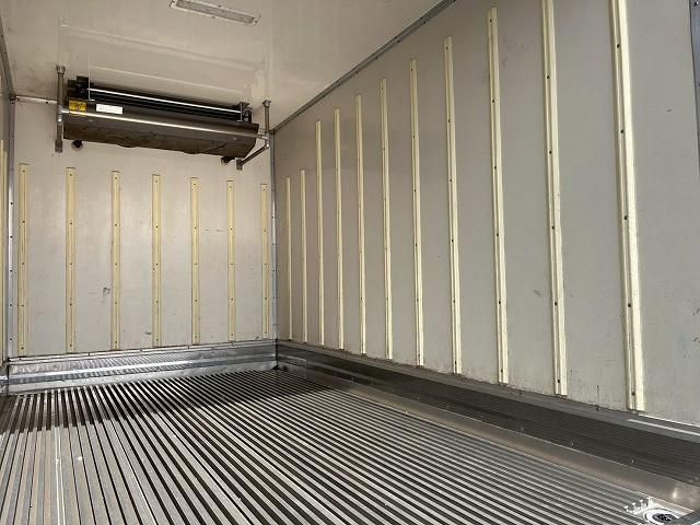 ISUZU ELF 2012 Image 31