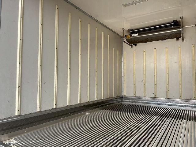 ISUZU ELF 2012 Image 31