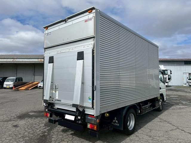 MITSUBISHI CANTER 2018 Image 31