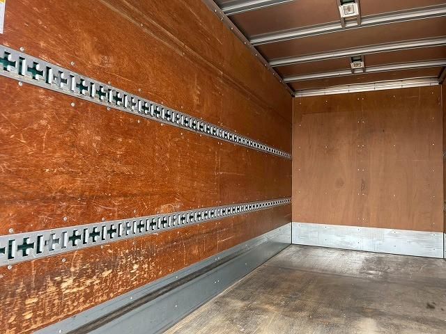 MITSUBISHI CANTER 2018 Image 31