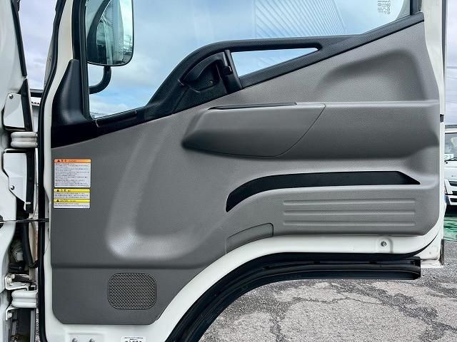 MITSUBISHI CANTER 2018 Image 31