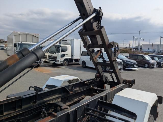 MITSUBISHI FUSOU FIGHTER 2015 Image 31