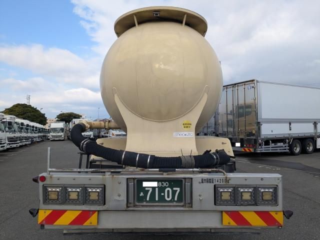 HINO PROFIA 2006 Image 31