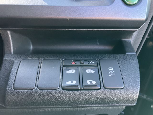 HONDA STEPWAGON SPADA 2011 Image 31