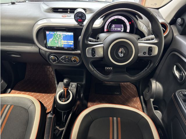 RENAULT TWINGO 2018 Image 31