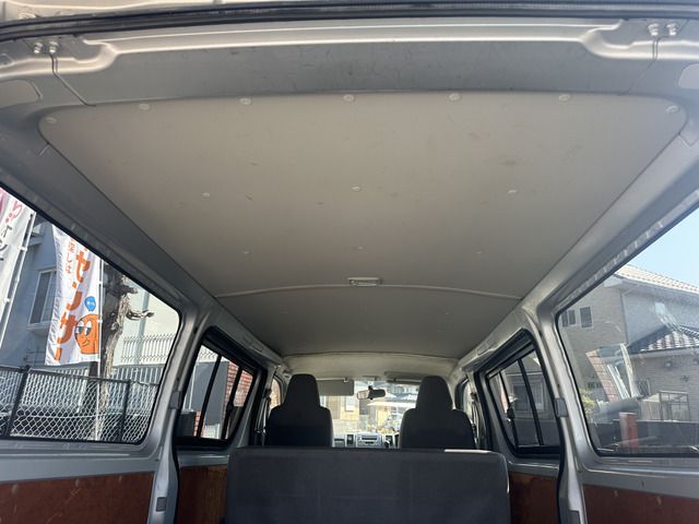 TOYOTA HIACE VAN 2WD 2005 Image 31