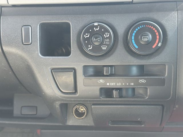 TOYOTA HIACE VAN 2WD 2005 Image 31