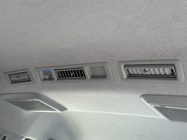 TOYOTA HIACE VAN 2WD 2012 Image 31