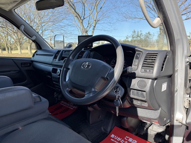 TOYOTA HIACE VAN 4WD 2014 Image 31