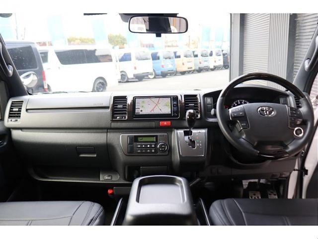 TOYOTA HIACE VAN 2WD 2022 Image 31