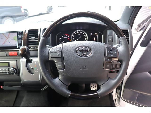 TOYOTA HIACE VAN 2WD 2022 Image 31