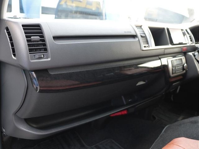 TOYOTA HIACE WAGON 2019 Image 31