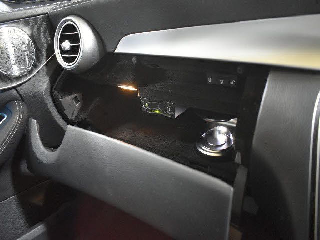 MERCEDES BENZ MERCEDES AMG C CLASS 2017 Image 31