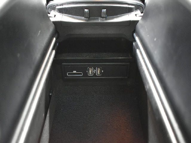 MERCEDES BENZ MERCEDES AMG C CLASS 2017 Image 31